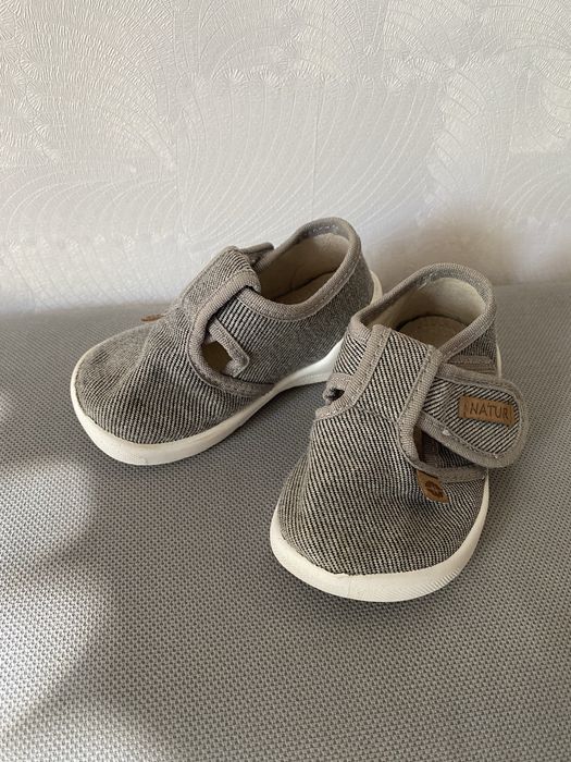 Босоніжки дитячі 20 р.