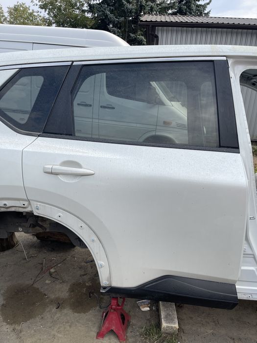 Продам двері задні передні Nissan Rogue T33 колір qab