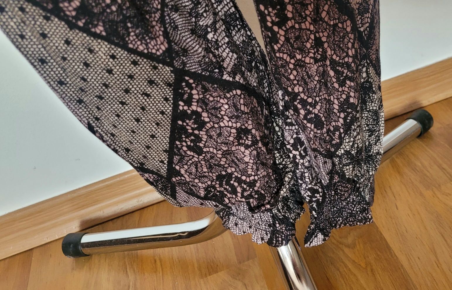 Nowe wygodne spodnie damskie wysoki stan gumka w pasie koronkowy print