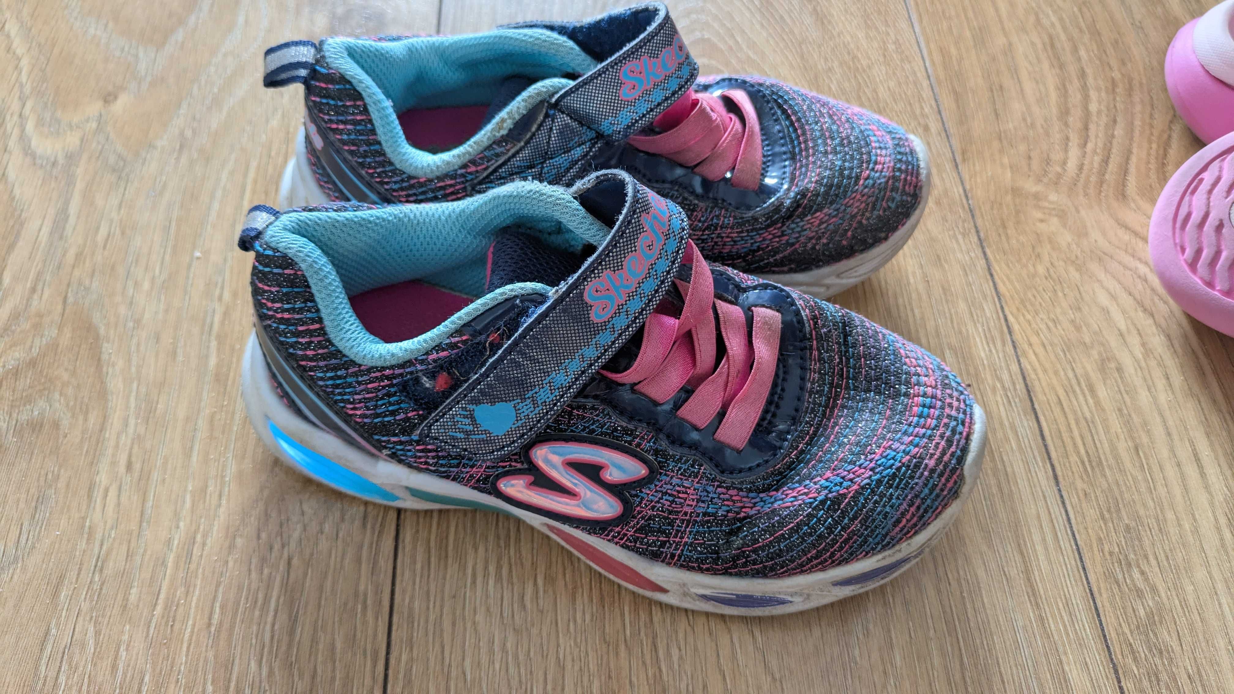 Zestaw butów dziecięcych Camper, Sketchers 26-28