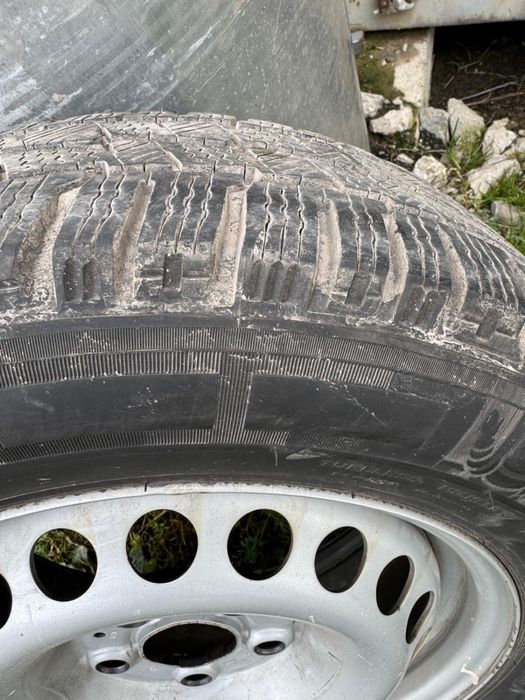 Koła z oponami Michelin Agilis Alpin R16