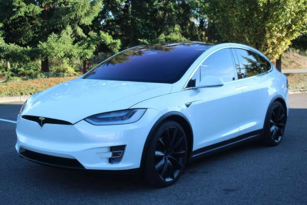 Tesla Model X 75D      2018