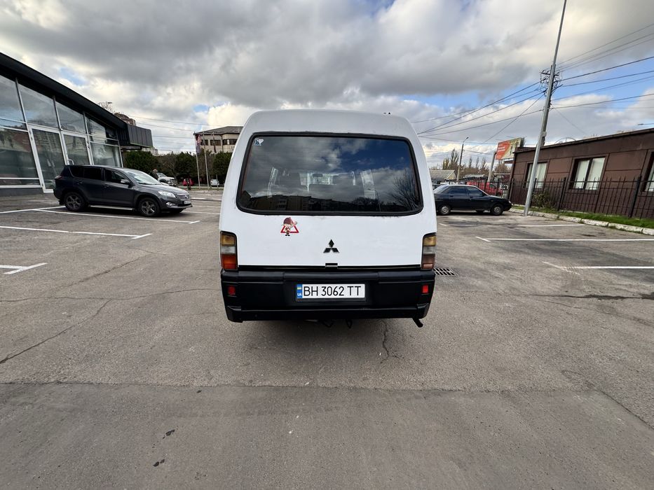 Продам Митсубиси L300 пасажирский бус 8+1