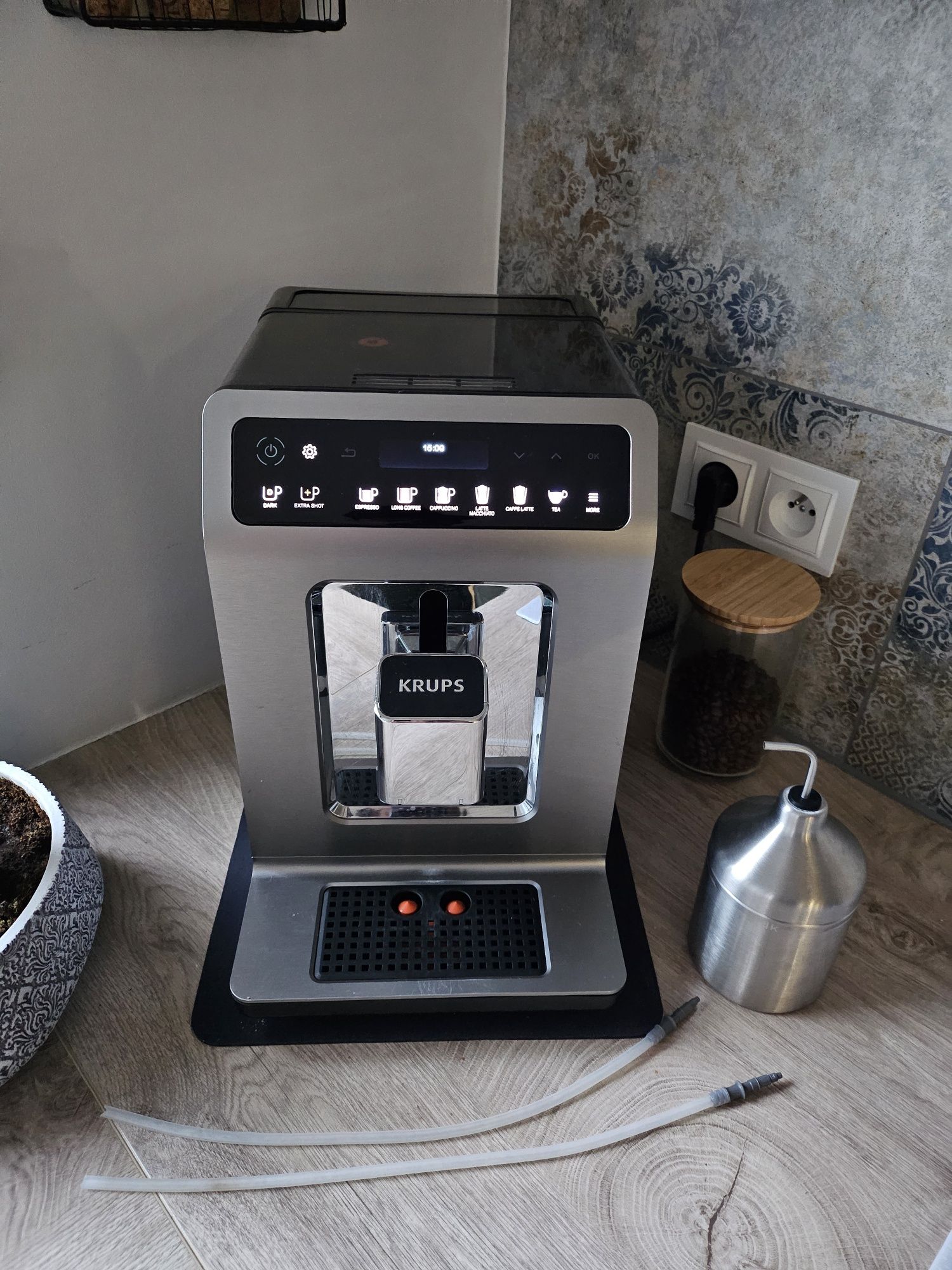 Ekspres do kawy KRUPS EA894T automatyczny
