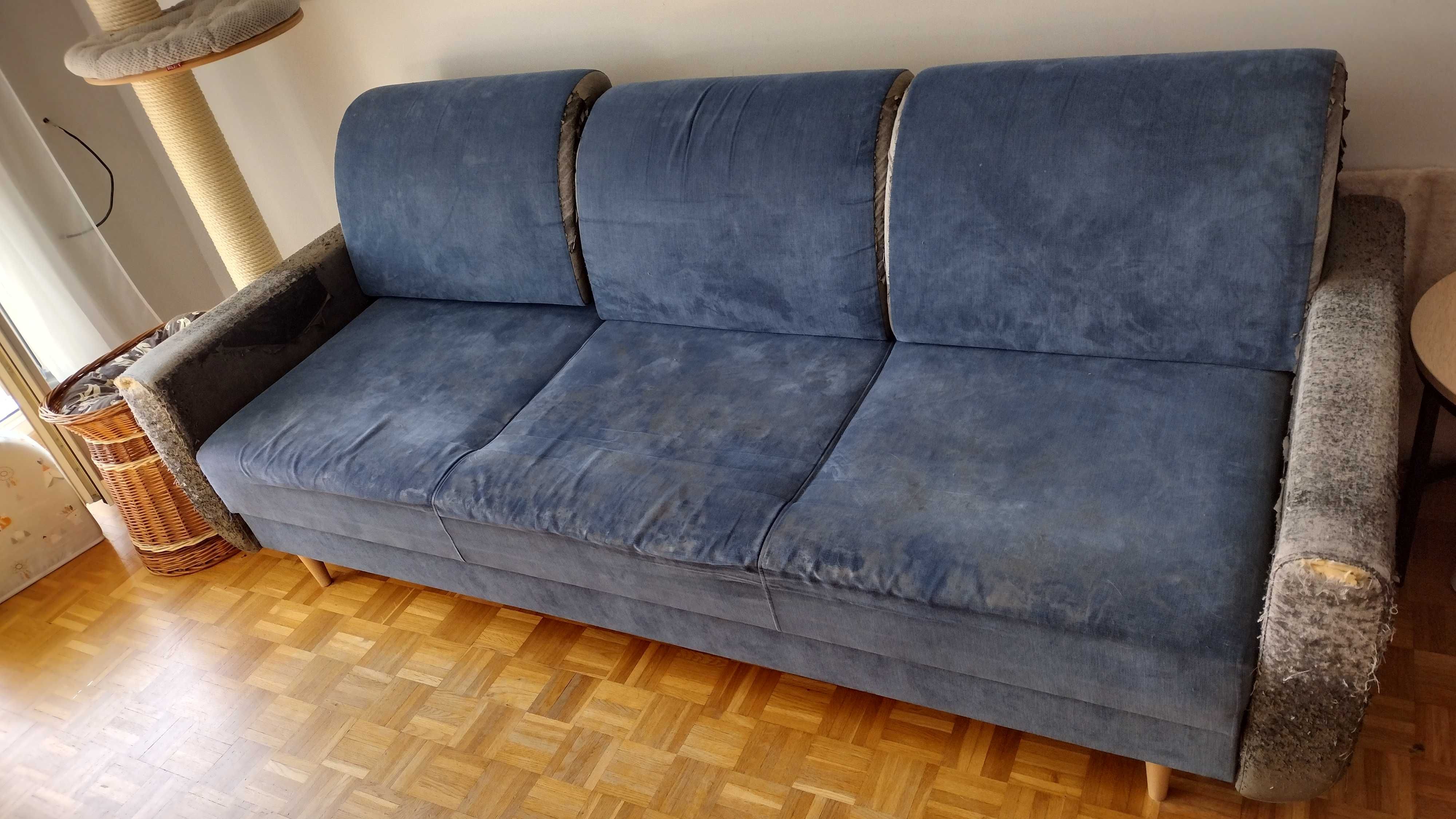 Sofa trzyosobowa z funkcją spania 225x100.  Do wyniesienia samemu.