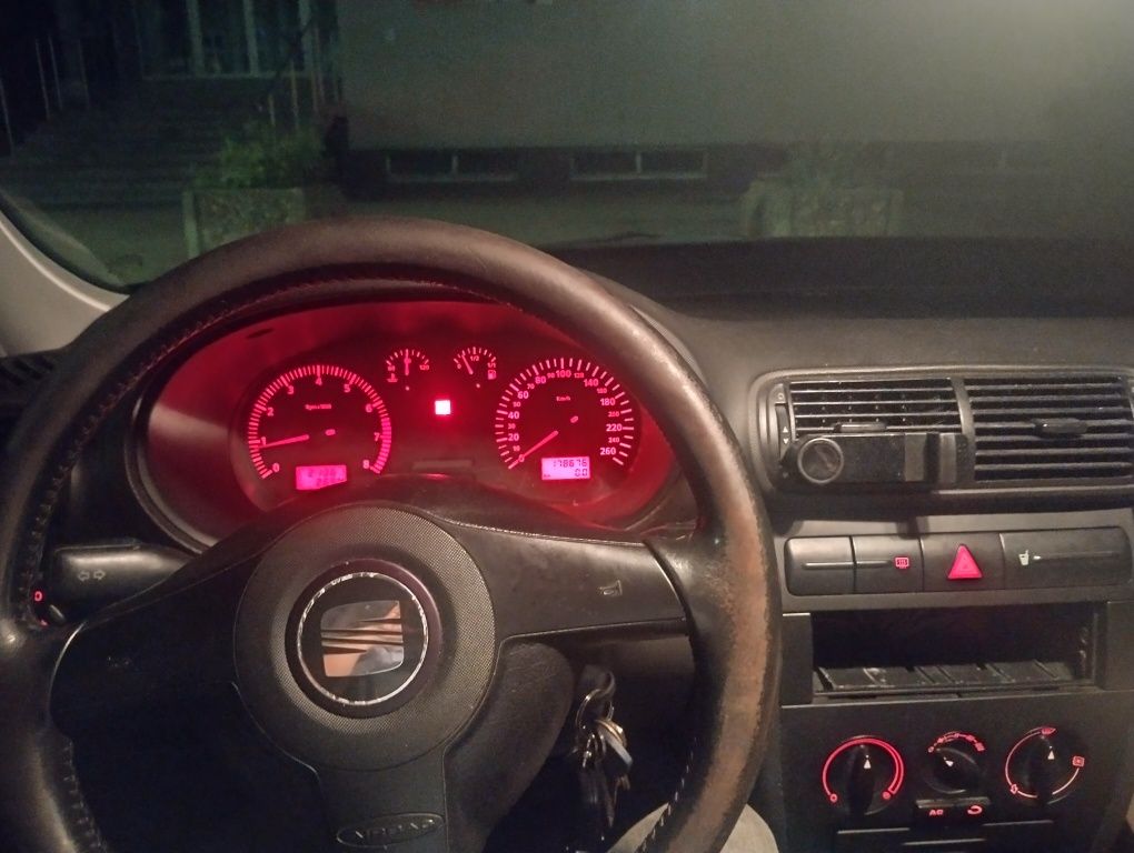Seat Leon 1.8T 180km 2000r.