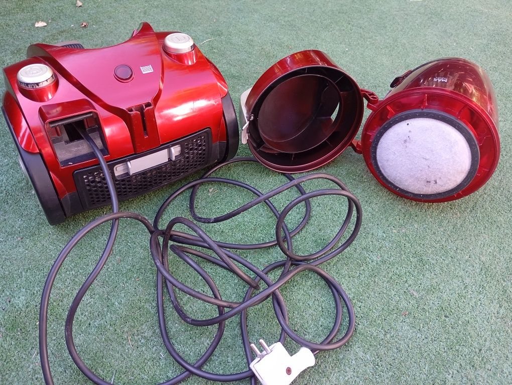 Odkurzacz cyklonowy 2000W DIRT DEVIL M2991-5, bezworkowy, czerwony