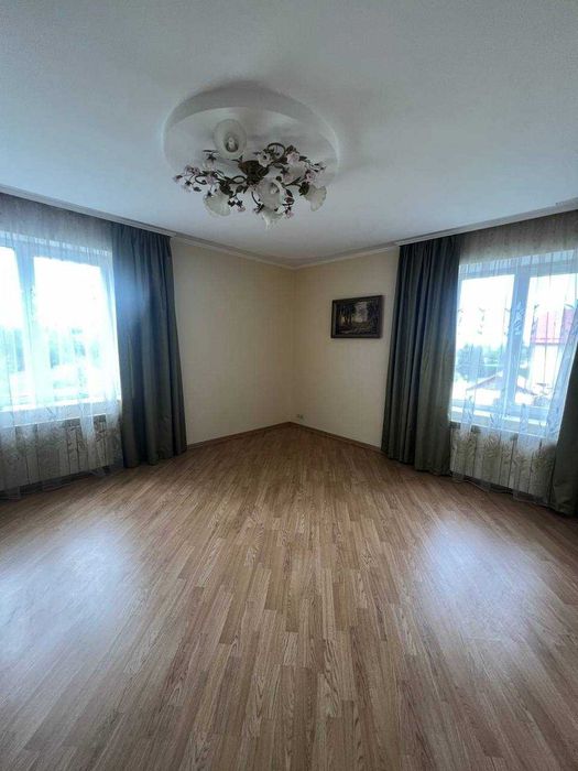 Продаж будинку в смт. Шкло