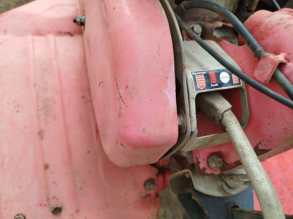 Motoenxada  com freses