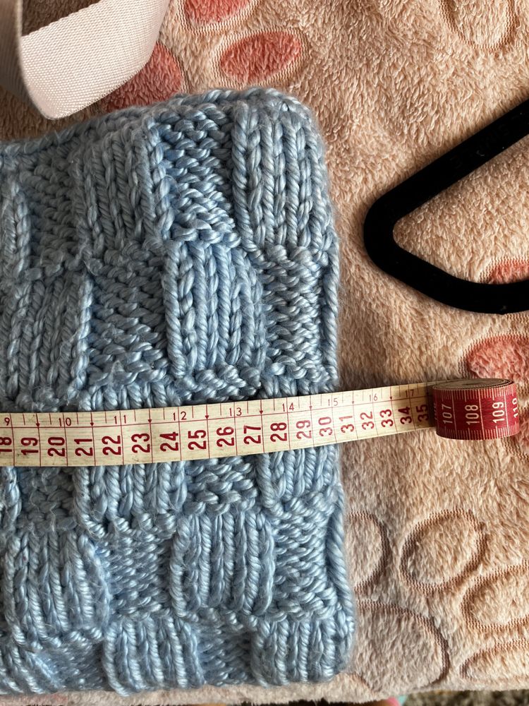 torebka handlarze szyta robiona na szydełku pleciona niebieska