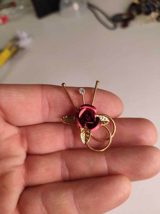Broszka Róża - ciekawy design - vintage