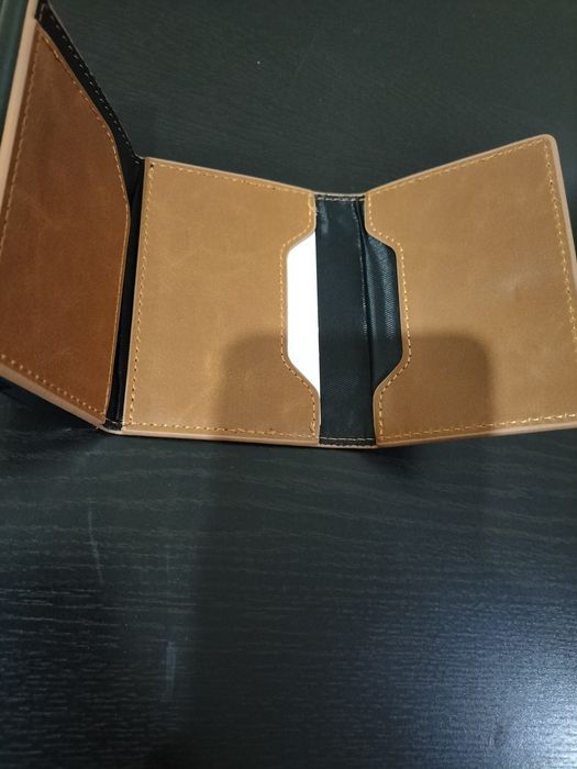 Carteira RFID castanha em pele