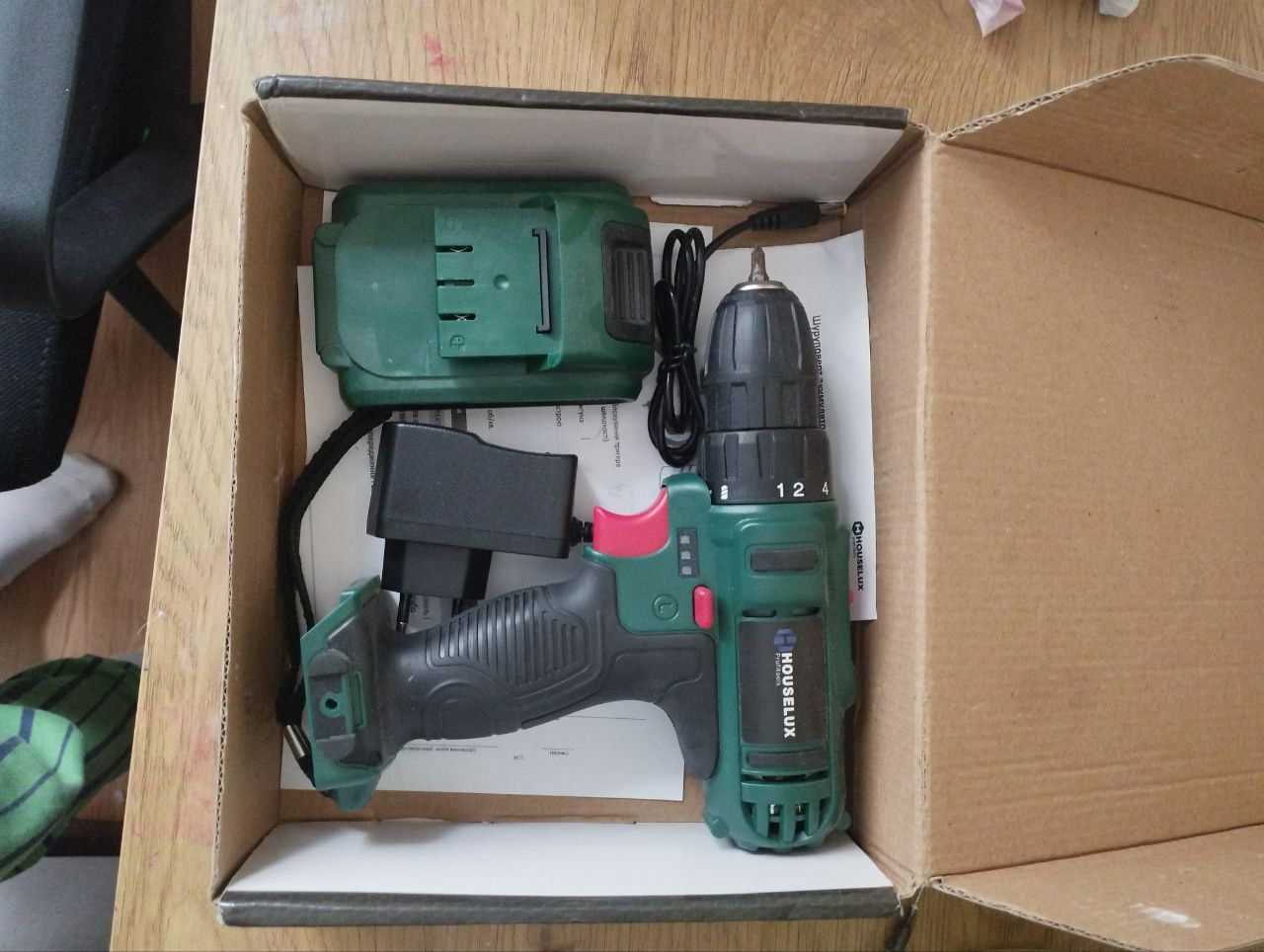 Шурупеверт аккамуляторный 12v