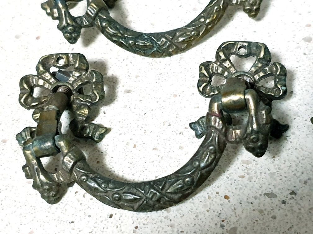 Conjunto de 4 antigos puxadores de gavetas Dona Maria