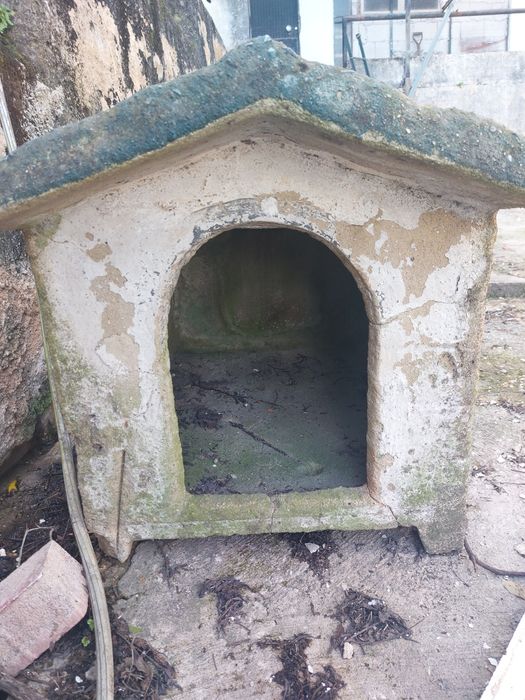 Casa para cão em cimento