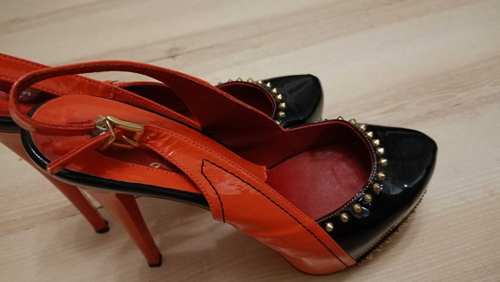 Лабутены туфли босоножки christian louboutin оригинал 39р