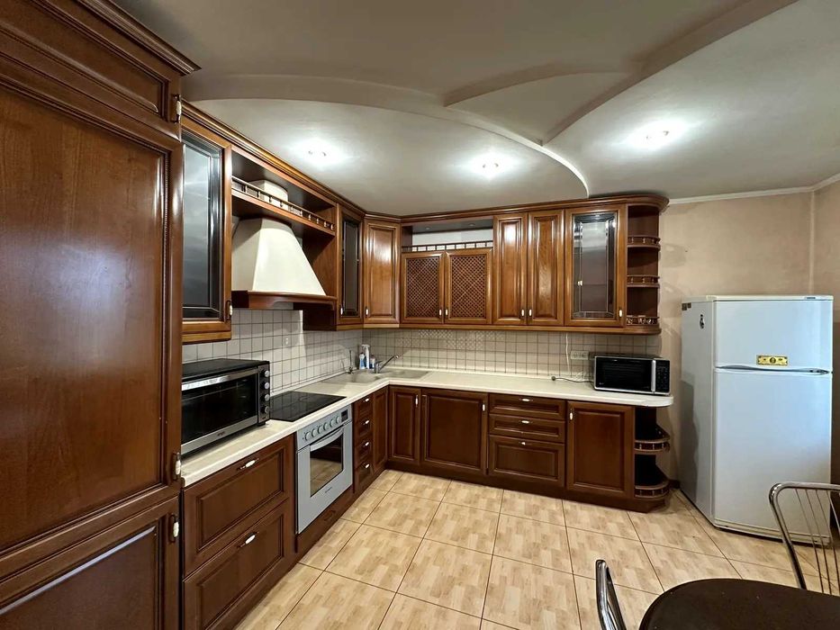 Продаж 3 кім Ахматової 43 Безнал метро Осокорки  Дніпровська наб