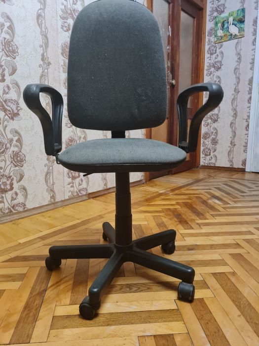 Крісло компʼютерне офісне "Комфорт"