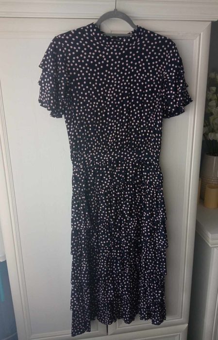 Piękna sukienka z falbankami Reserved rozmiar S