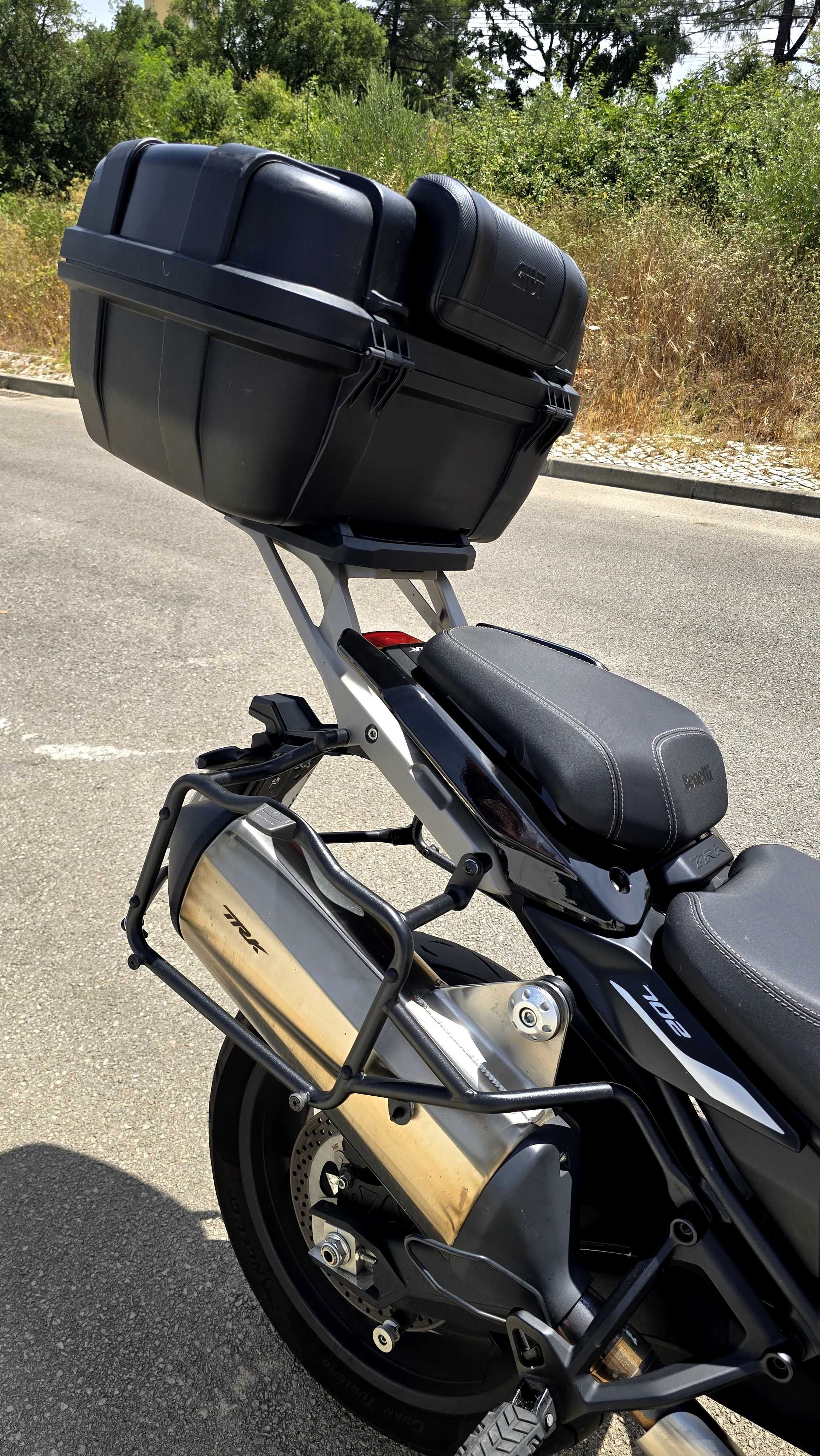 Benelli TRK 702 como nova