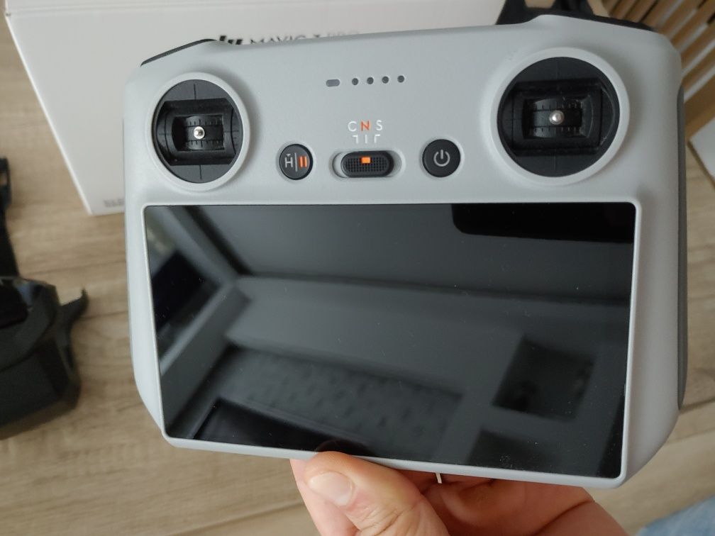Mavic 3 PRO + Dji RC stan jak nowy