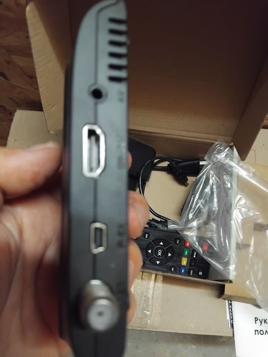 Спутниковый тюнер новый !