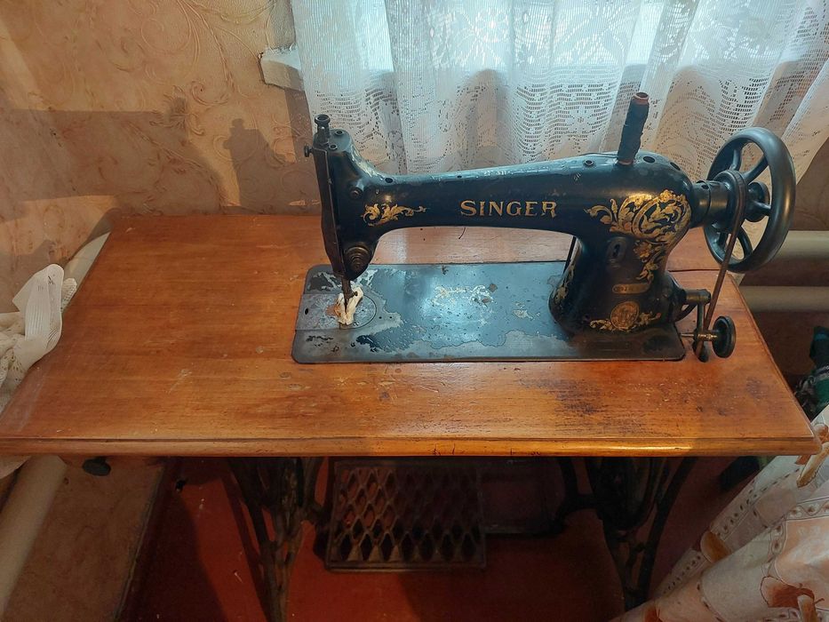 Продам швейну машину SINGER