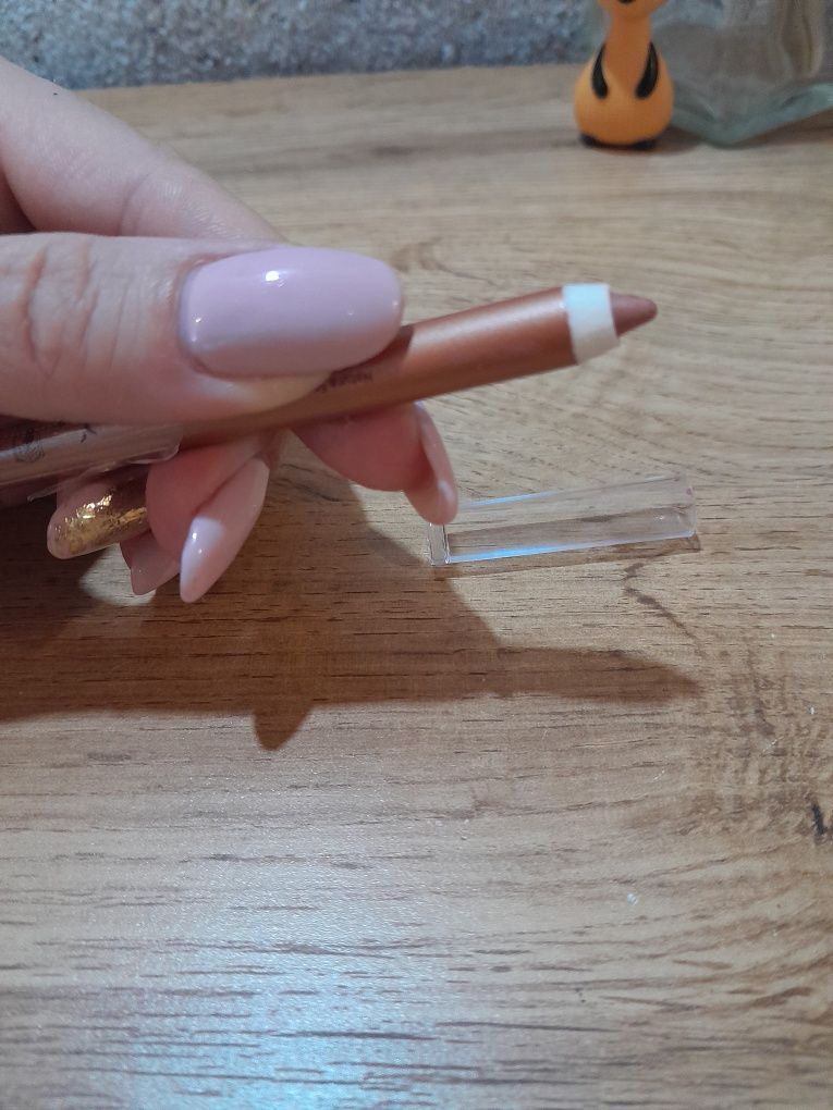 Konturówka do ust Ideal Lip Liner Mysterious Coral Sensique