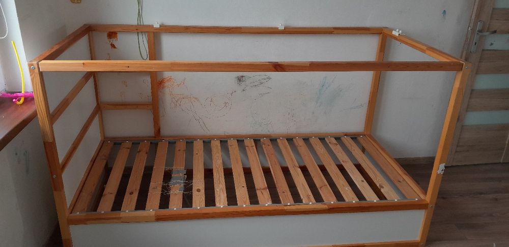 2 łóżka drewniane ikea