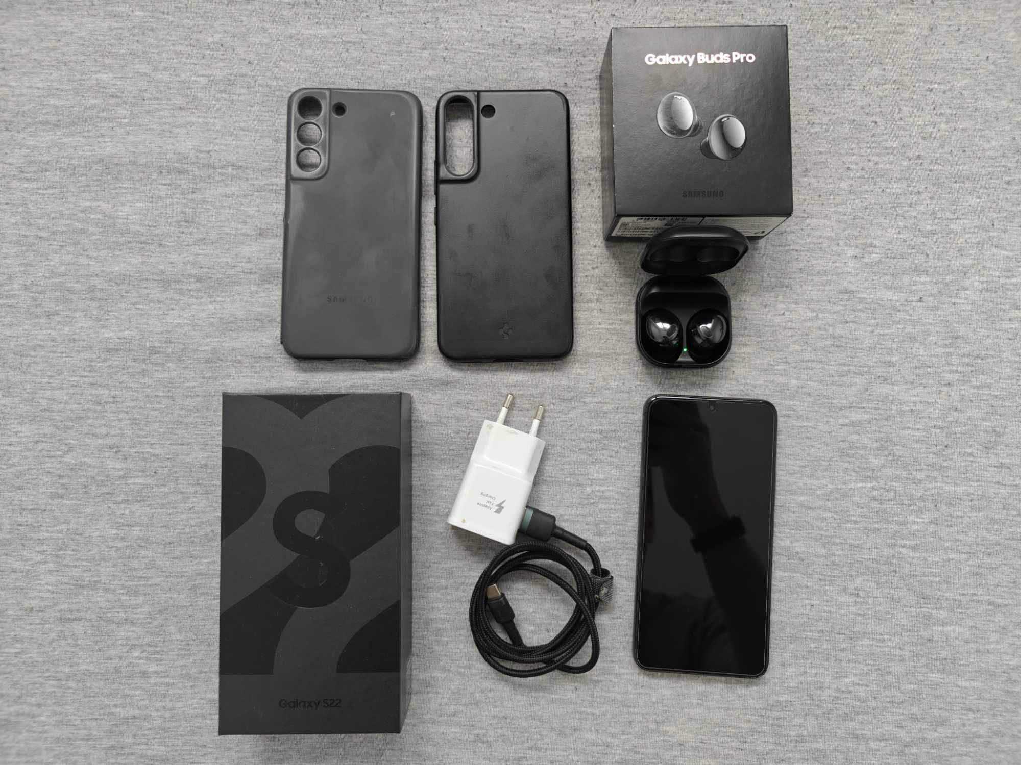 Samsung S22 8GB / 256GB czarny + słuchawki Galaxy BUDS PRO + etui