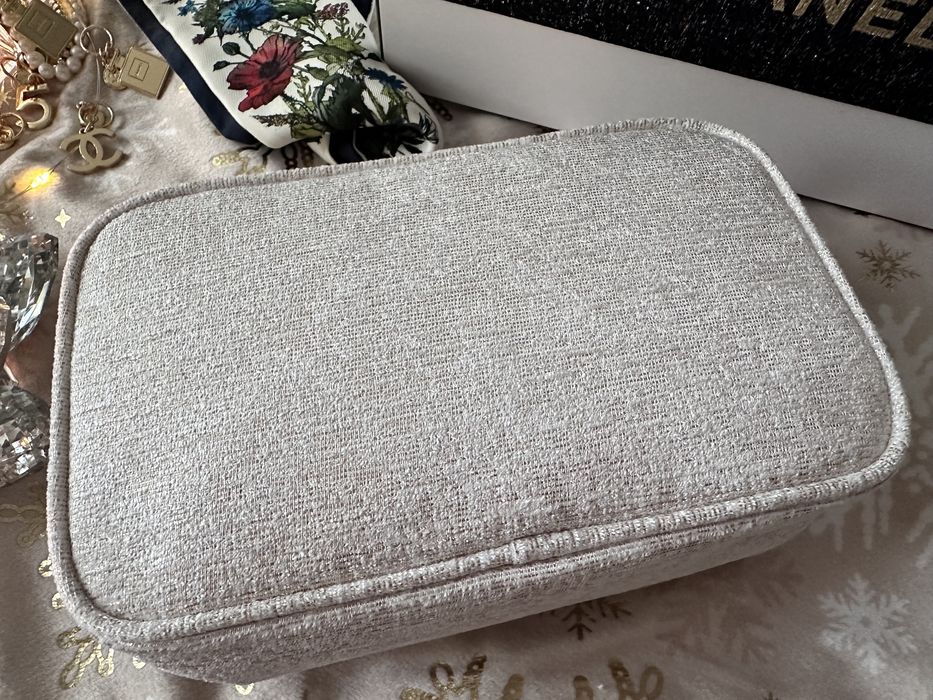 Chanel pouch torebka bag kosmetyczka