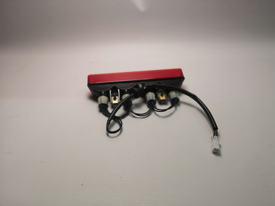 Światło stop lampka 3 trzecie Mitsubishi Carisma 97-99r oryg NOWE