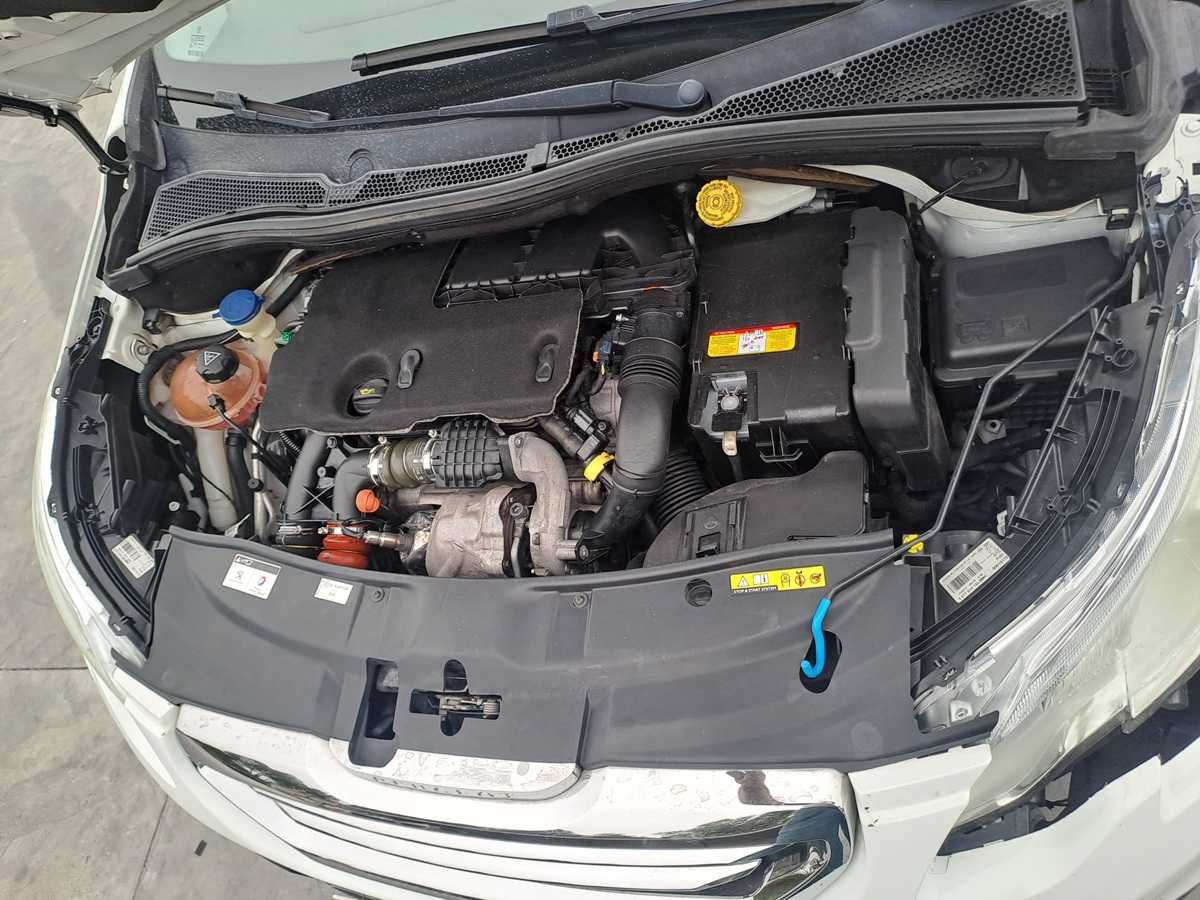 Peugeot 2008 1.6 HDi Allure, 2014 nacional