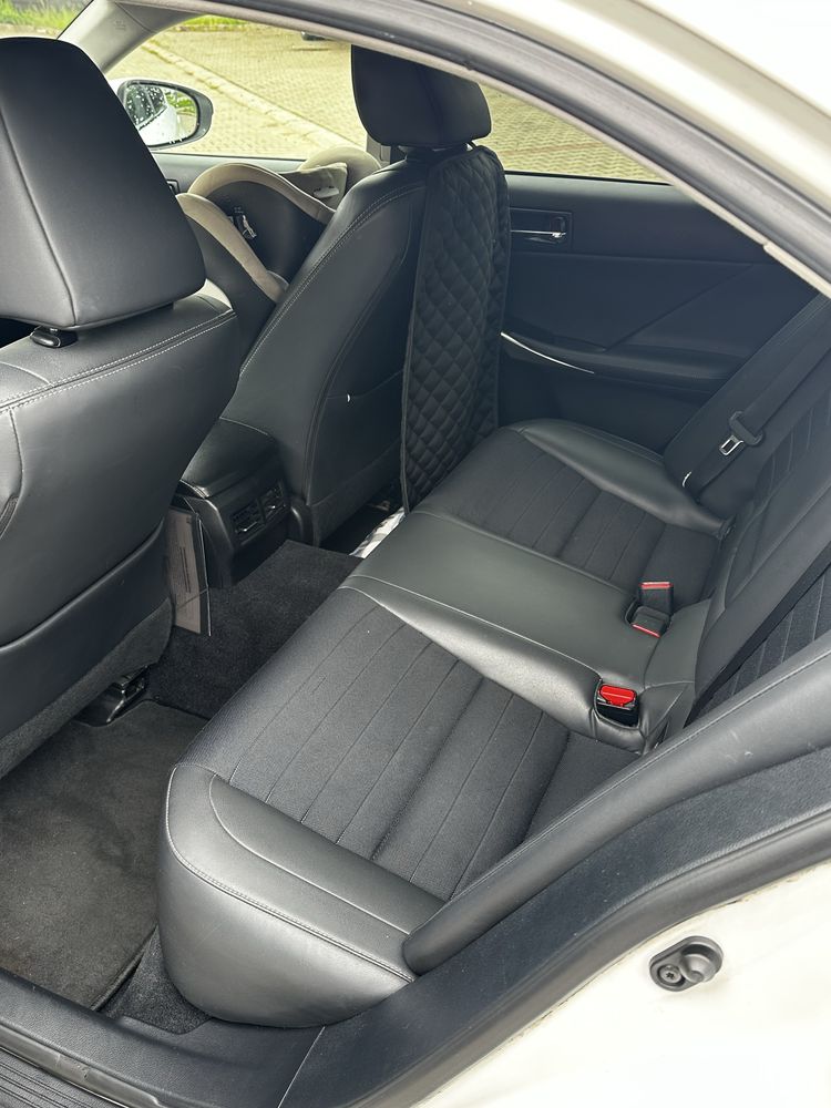 Lexus IS 300h | 2.5 Hybrid 223 KM | Automat | LED | Kamera |
