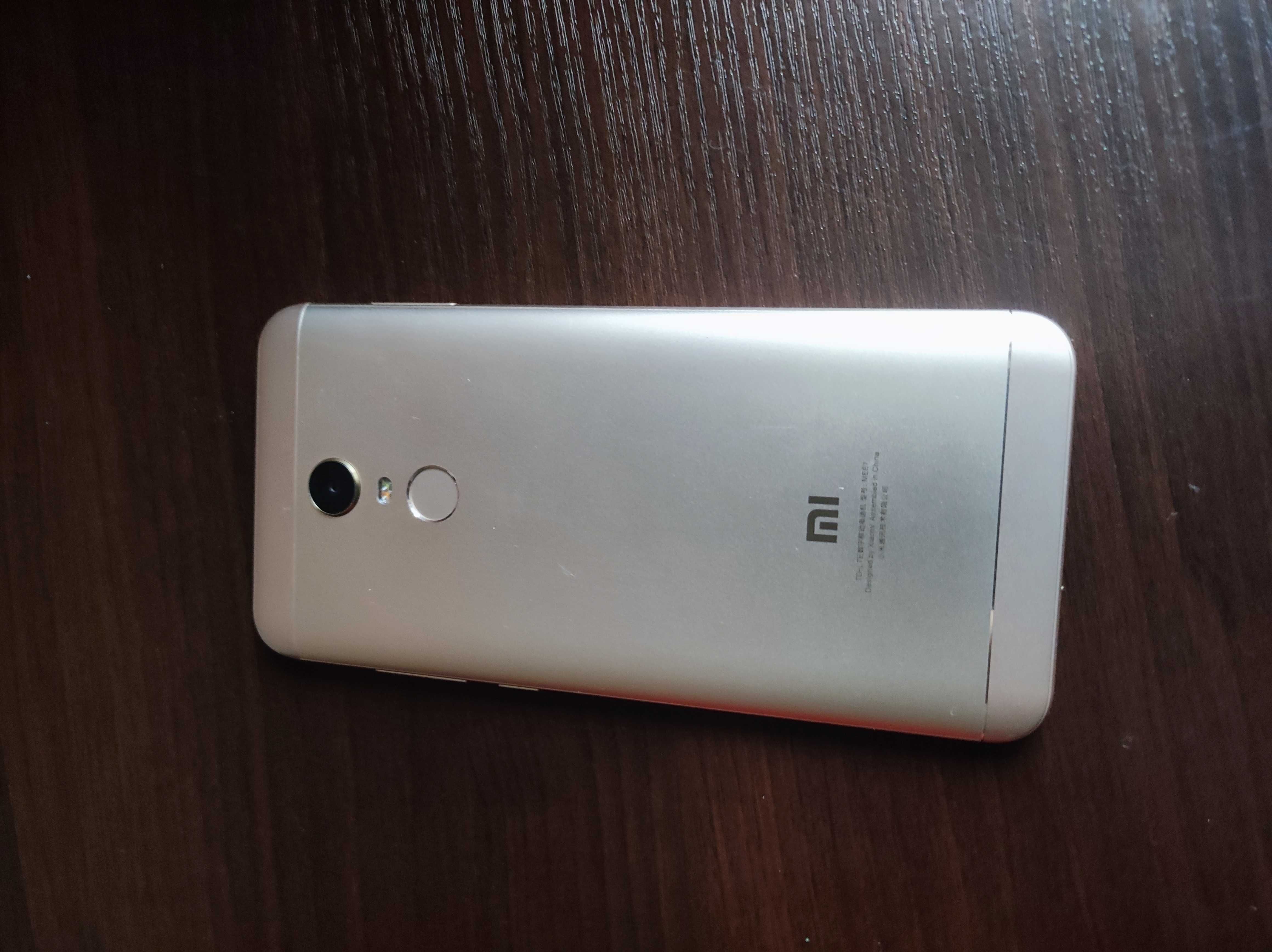 Телефон Xiaomi redmi 5 plus