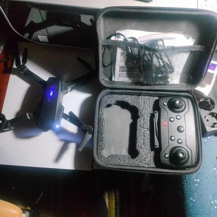 Квадрокоптер з подвійною камерою