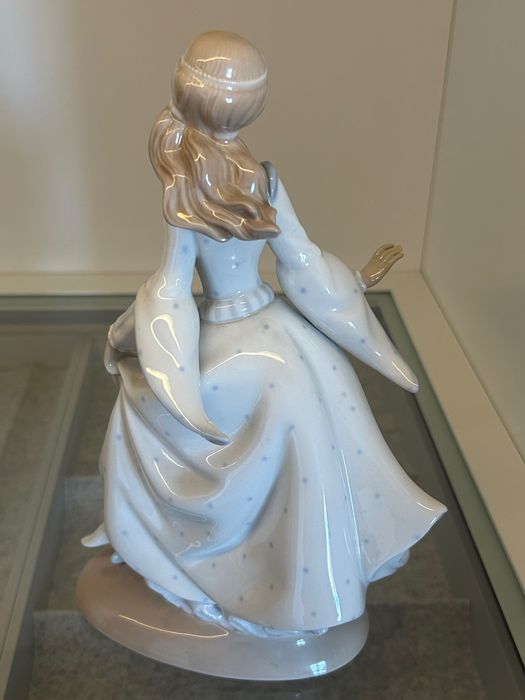 Lladró - Cinderella 4828 (danificado)