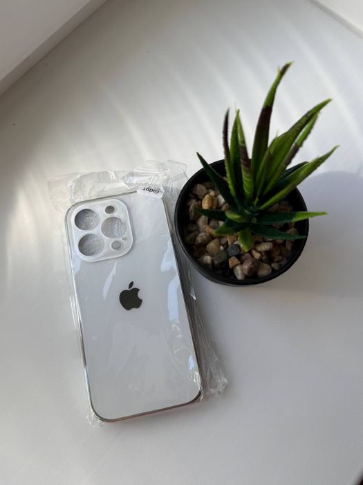 Чехол на Iphone 16pro