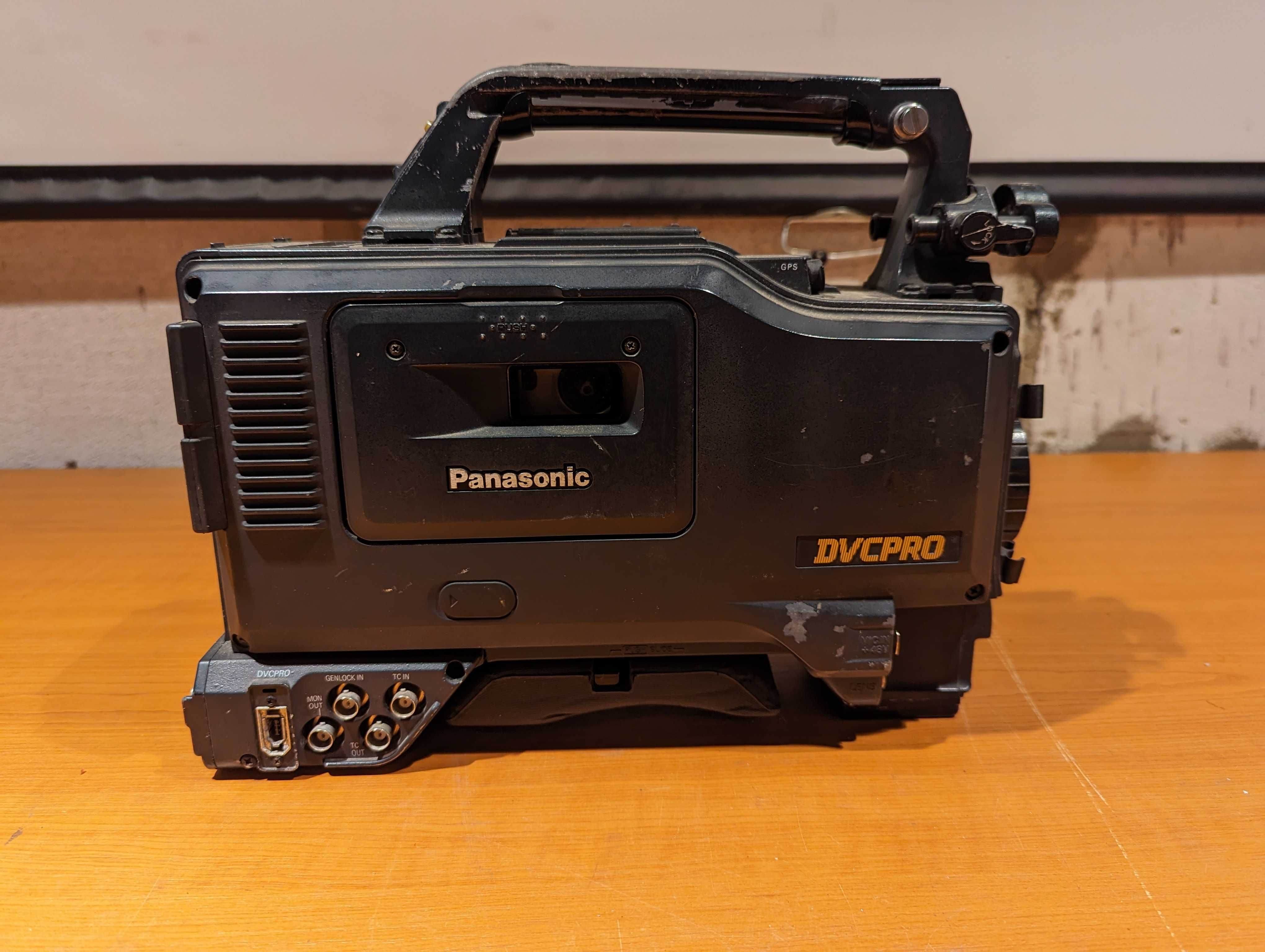 Камкордер Panasonic DVCPRO AJ-SDC615E