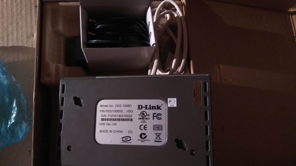 D-Link DES-1008D 8-Port 10/100Mbps Desktop