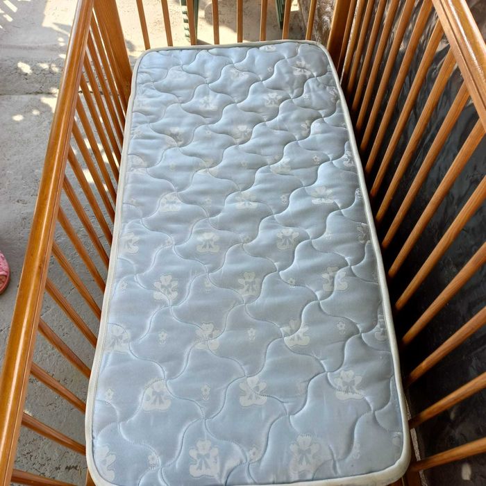 Camas de bebé de madeira