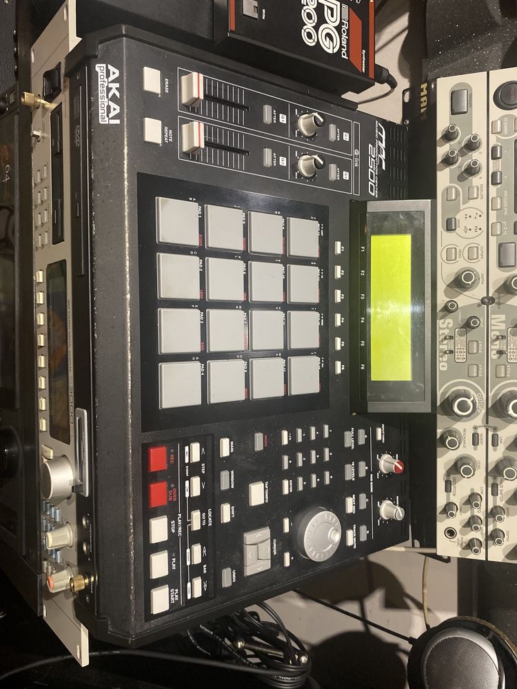 Akai Mpc 2500  vendo