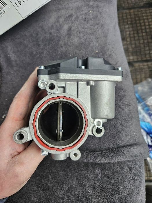 Przepustnica audi a4 b8 audi a6 2.0 tdi