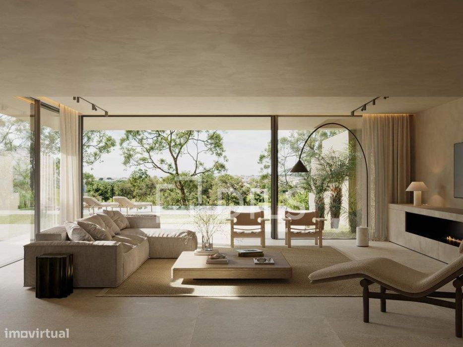 Moradia T4+1 com jardim e piscina privativa em Alcabideche