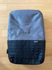 Plecak chroniący laptop przed kieszonkowcami - Peak Swiss RFID 15″