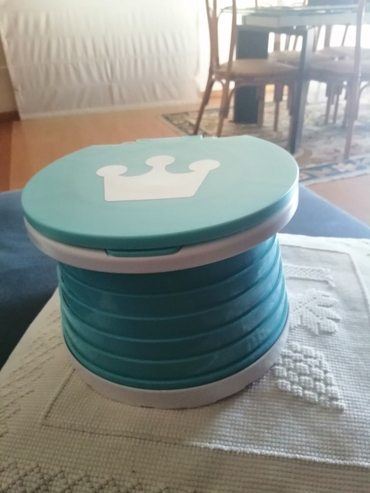 Bacio ou pote portátil para crianças