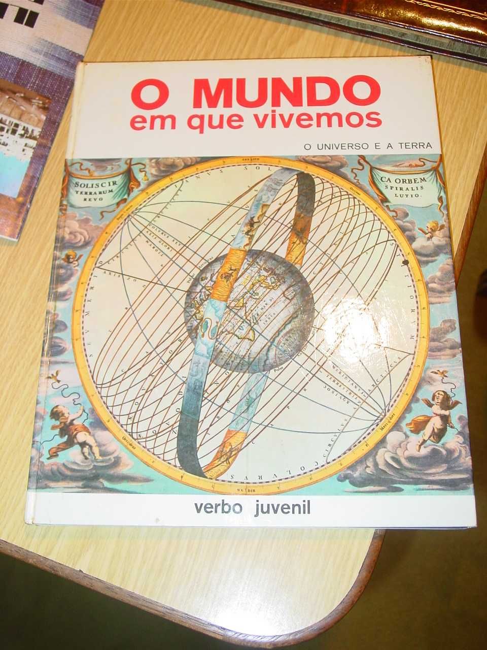 "O mundo em que vivemos"  (o preço é pela coleção completa- 8 livros)