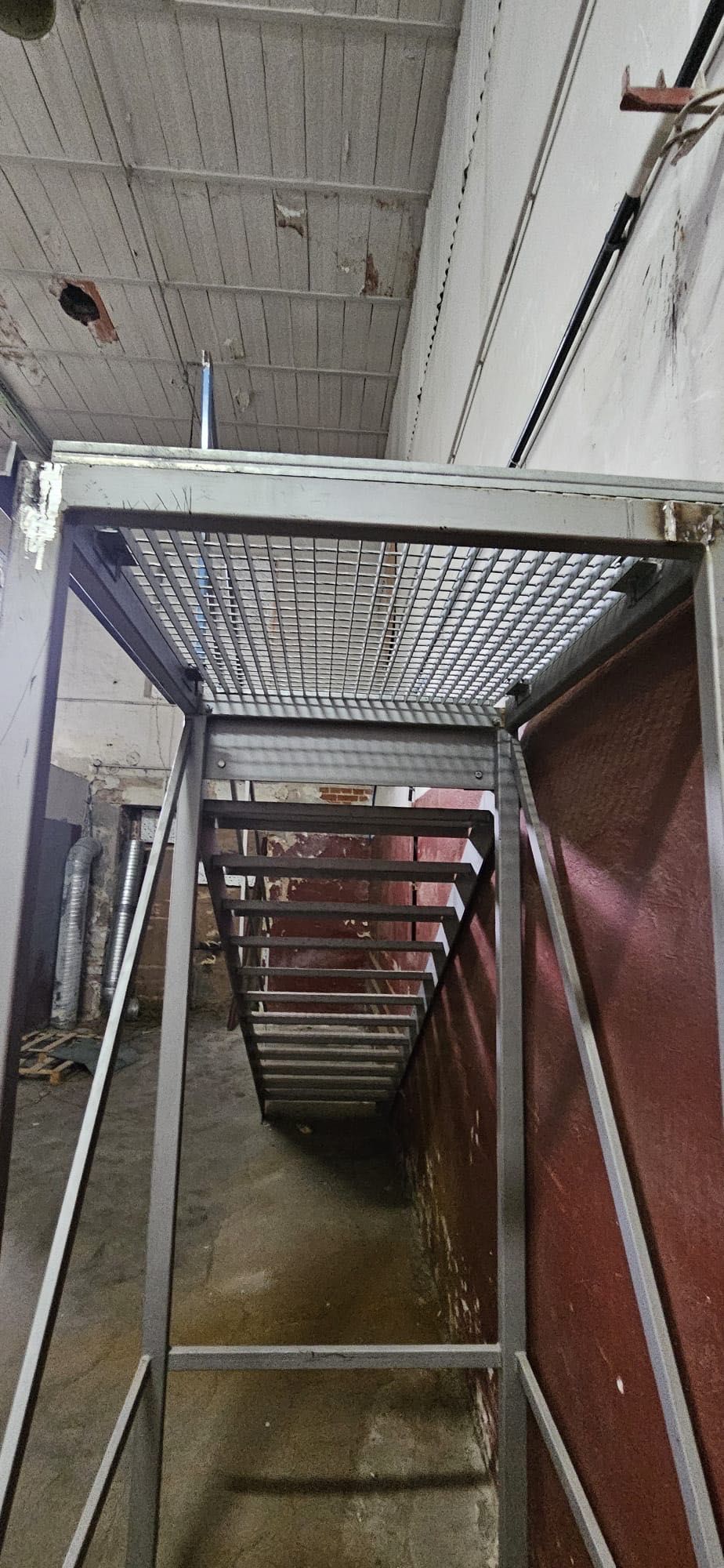 Schody metalowe, rampa, zewnętrzne, podest