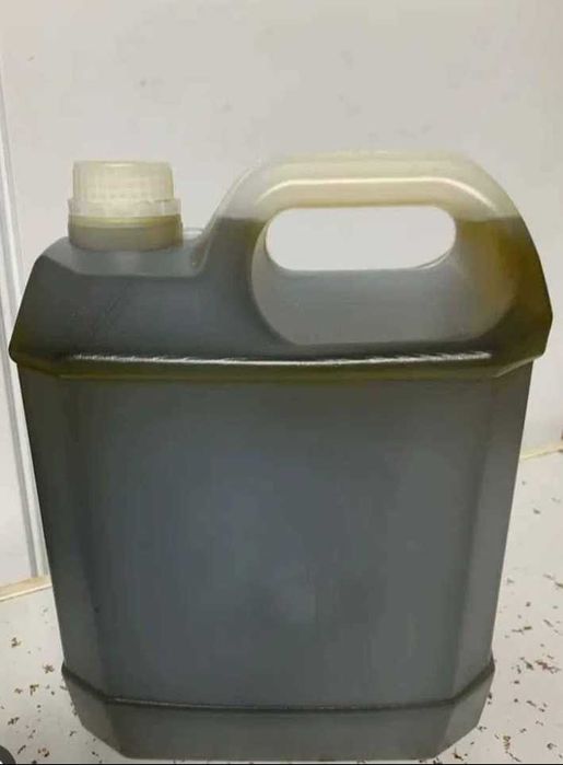 Azeite caseiro de boa qualidade garrafão de 5 litros 25€