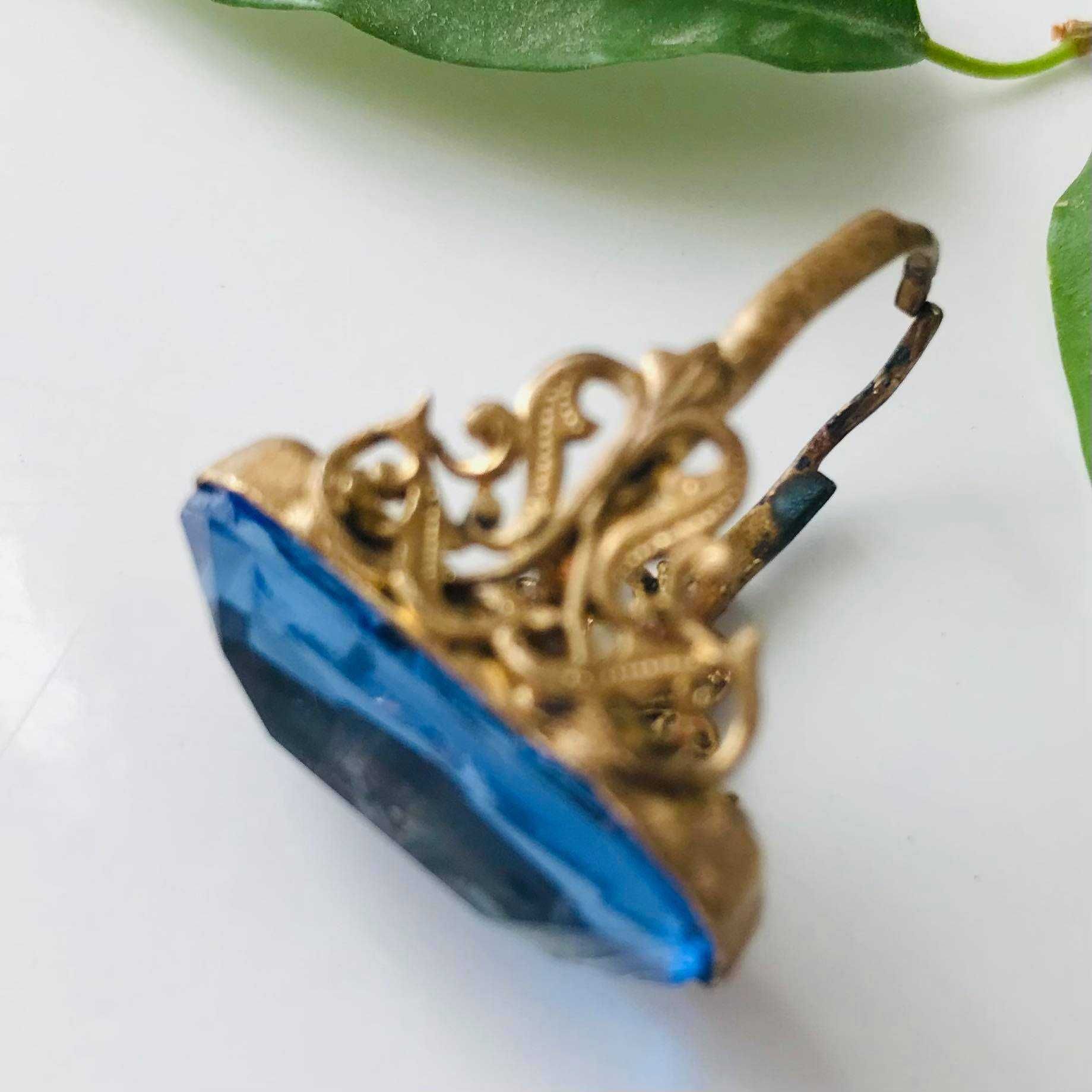 Винтажное кольцо с голубым кабошоном